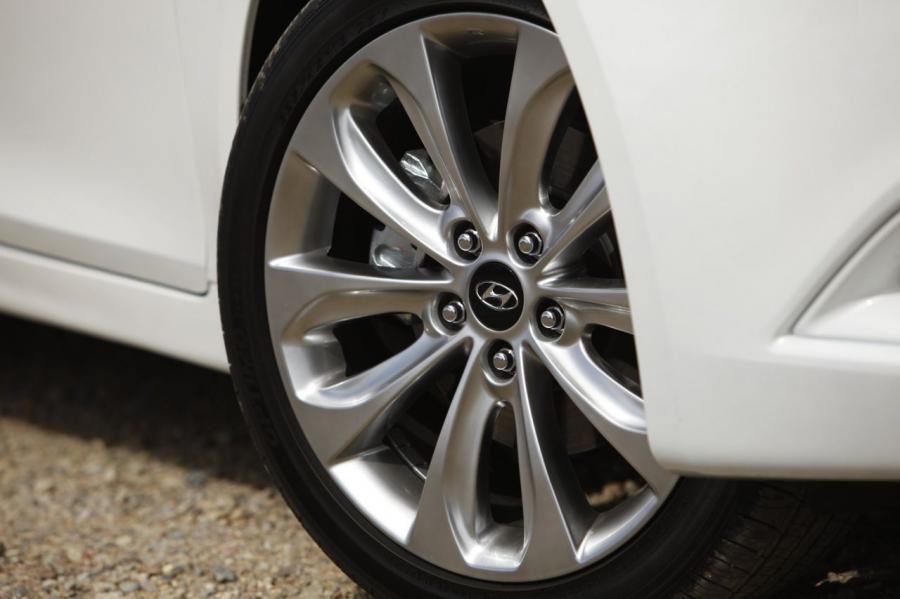  Hyundai Sonata 2.0T 2010 года  (фото 40 из 67)
